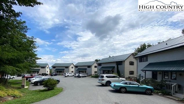 Image number 13 for the current listing