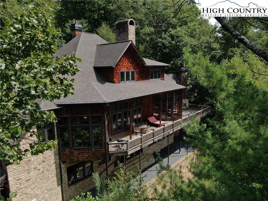 Image number 29 for the current listing