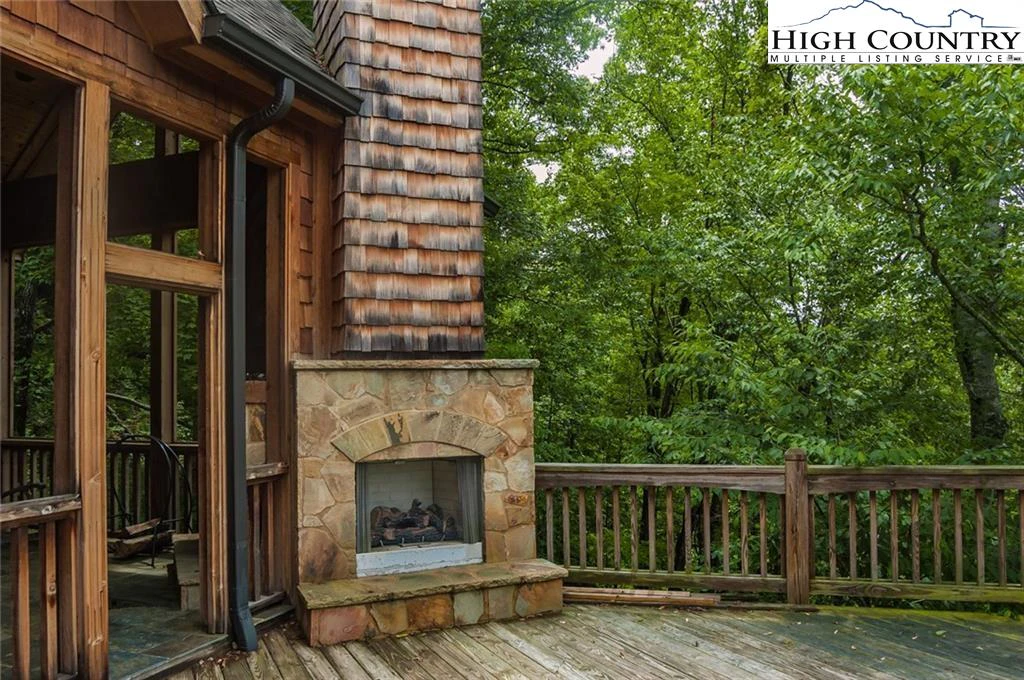 Image number 5 for the current listing