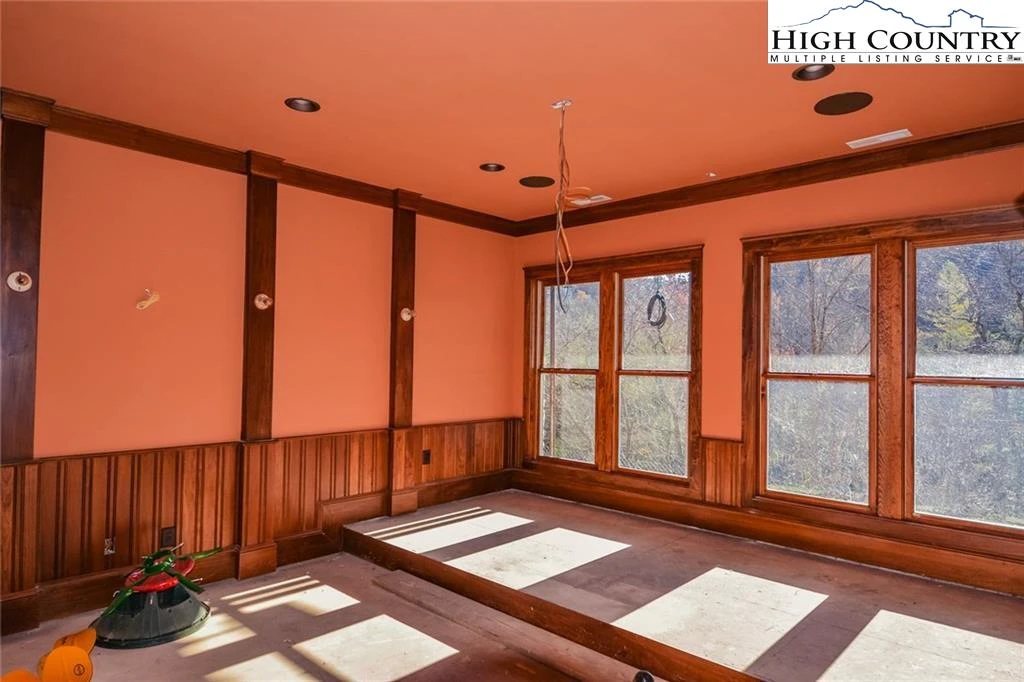 Image number 20 for the current listing