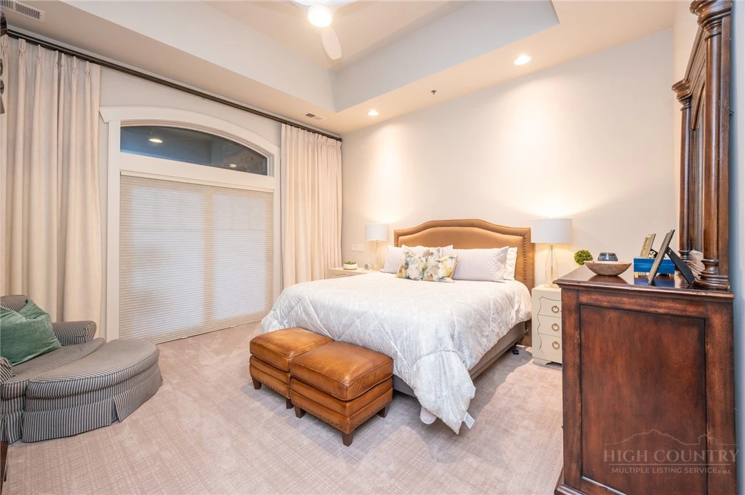 Image number 5 for the current listing