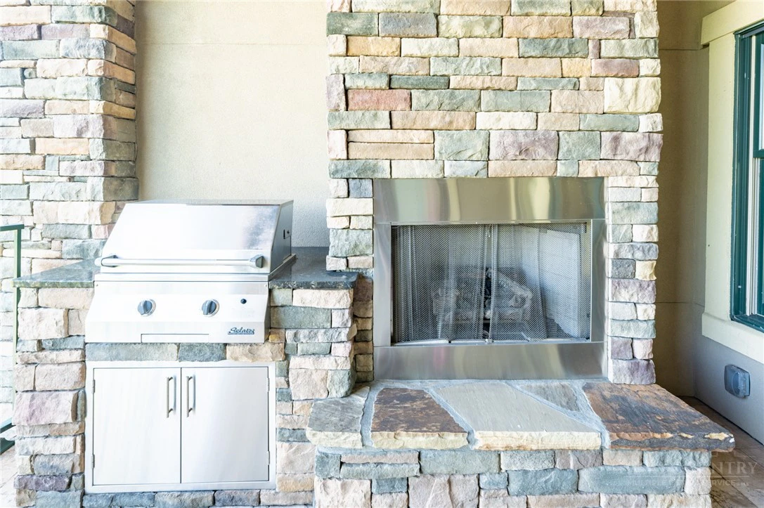Image number 20 for the current listing