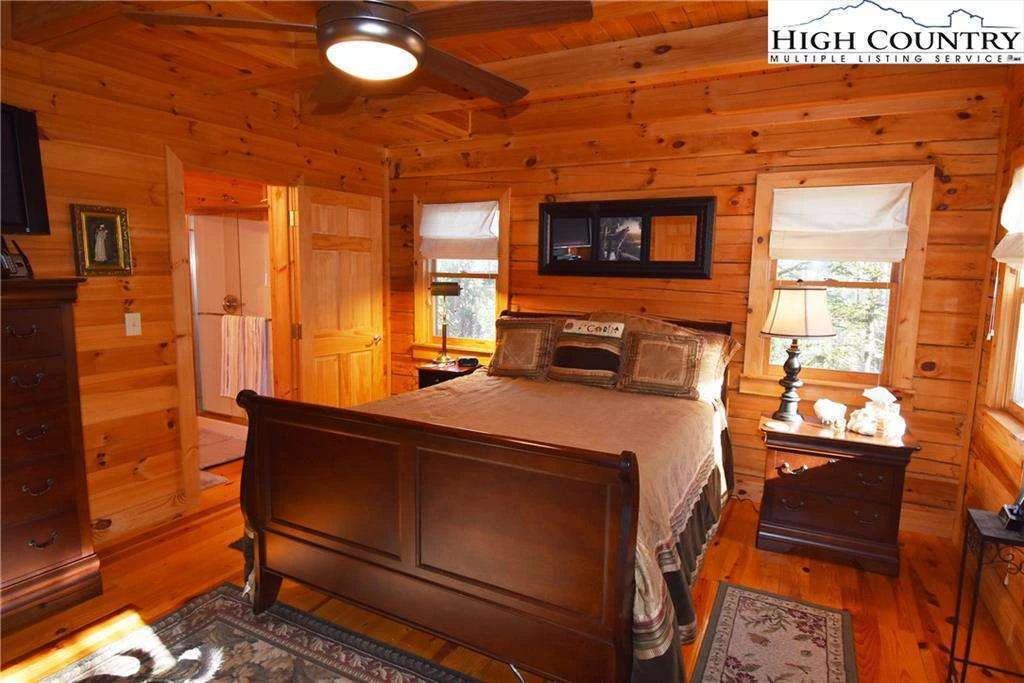 Image number 10 for the current listing