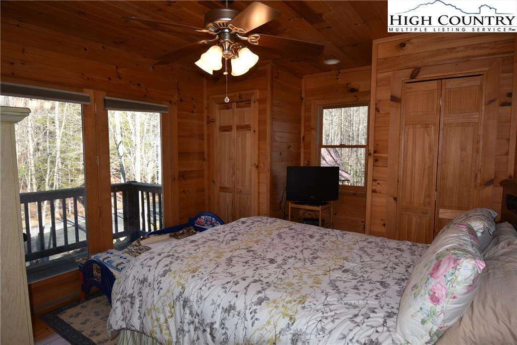 Image number 5 for the current listing