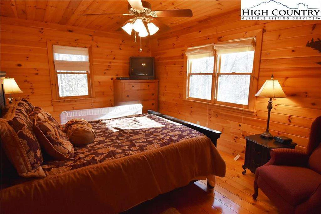Image number 6 for the current listing