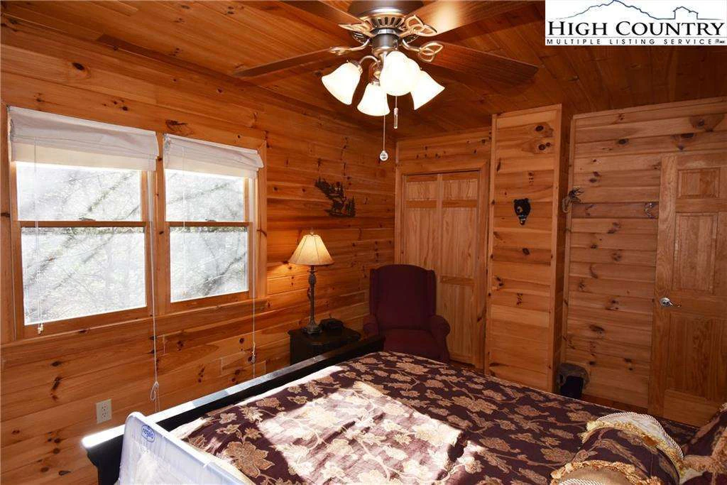 Image number 7 for the current listing