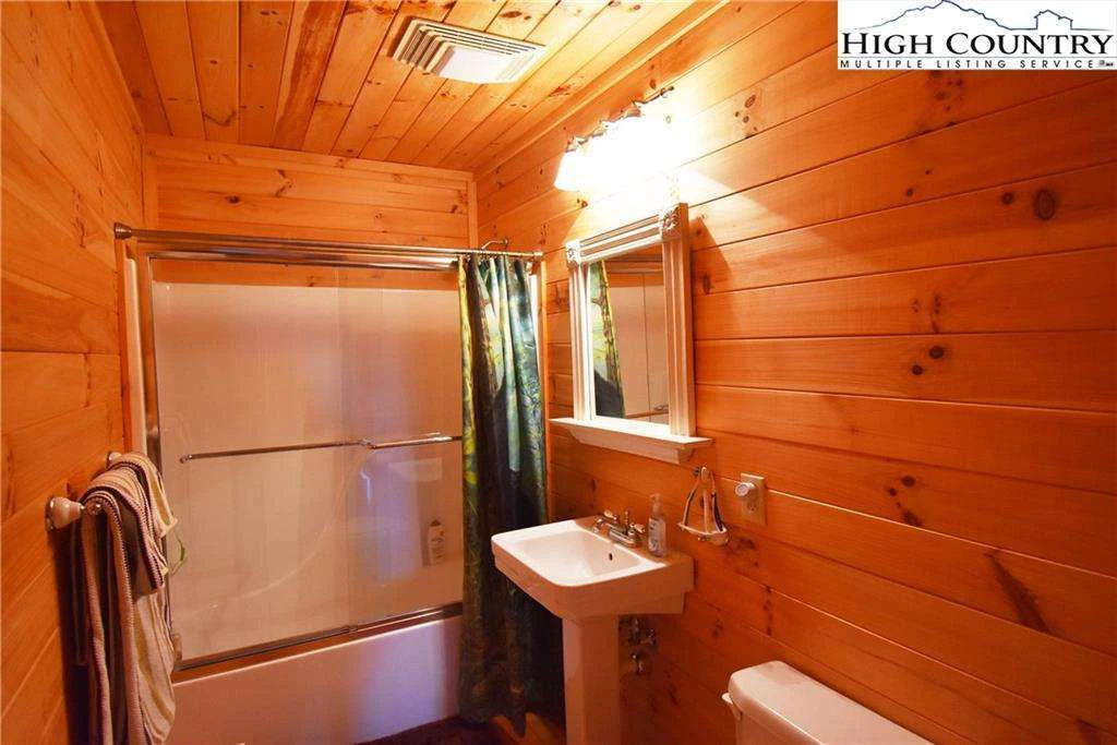 Image number 8 for the current listing