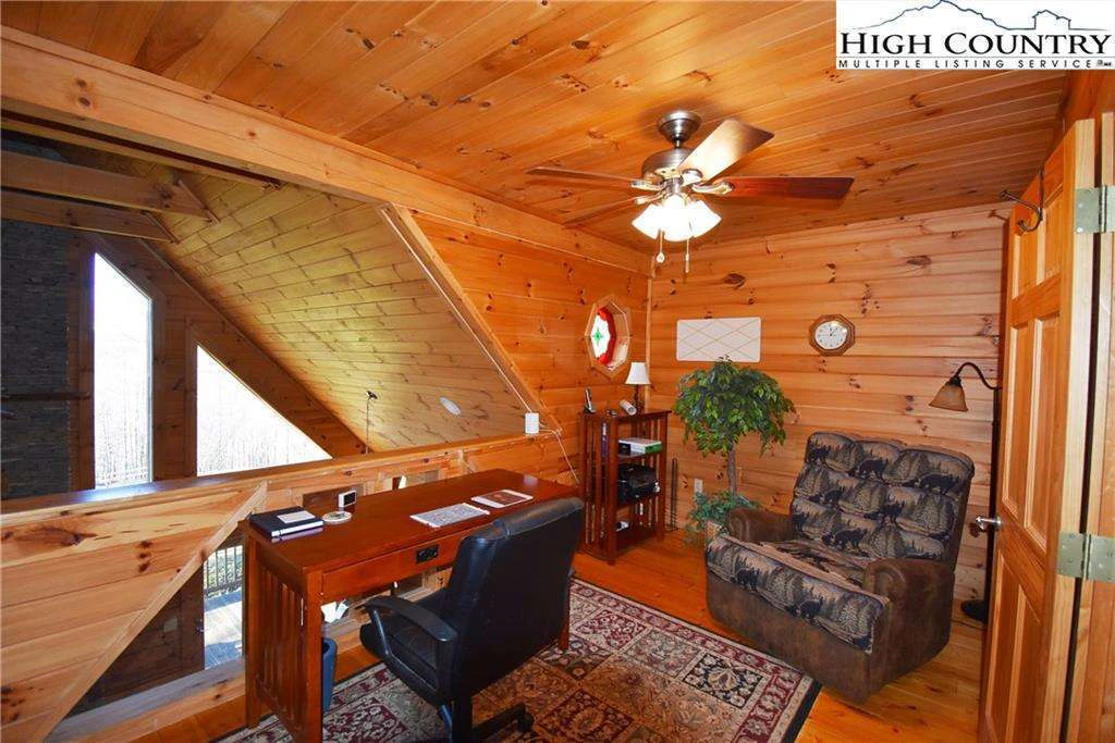 Image number 2 for the current listing
