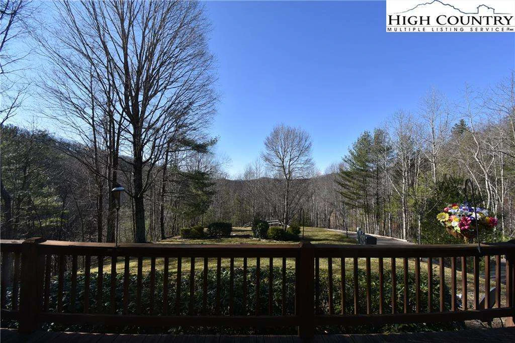 Image number 14 for the current listing