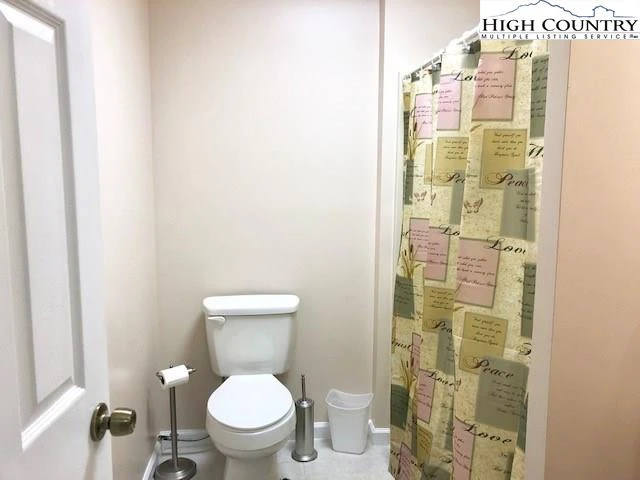 Image number 4 for the current listing