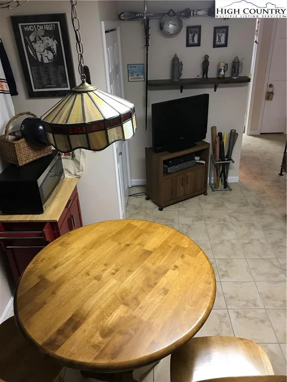Image number 7 for the current listing