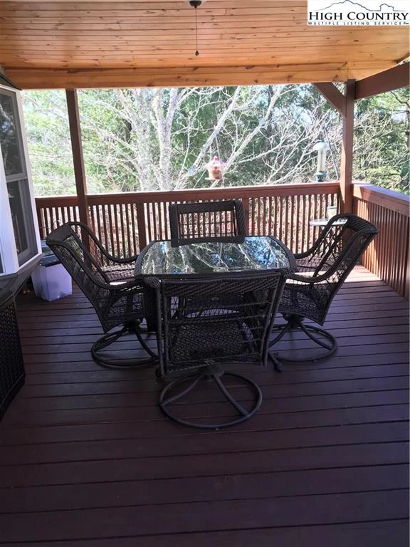 Image number 17 for the current listing