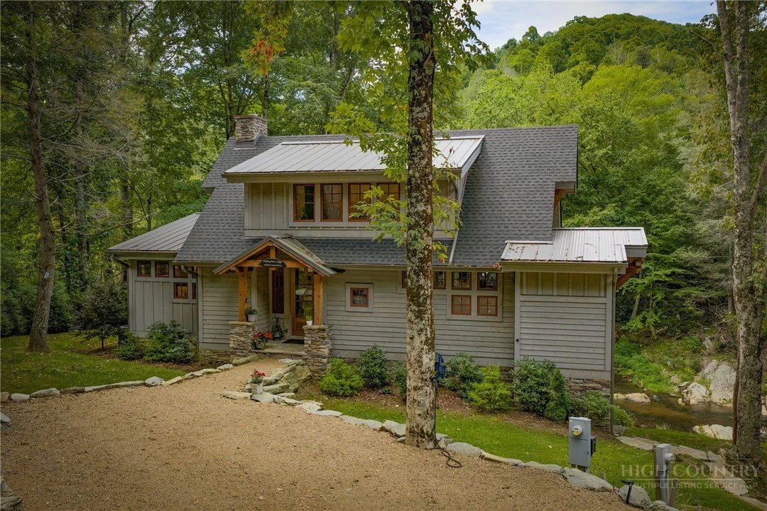 Image number 1 for the current listing