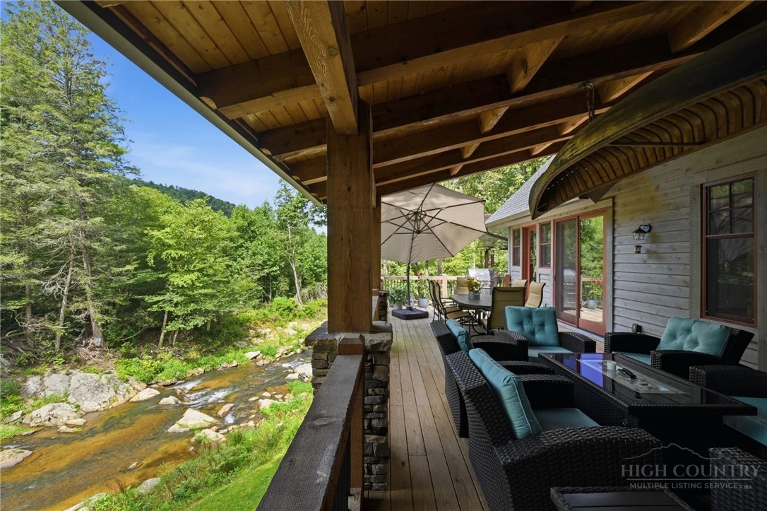 Image number 16 for the current listing