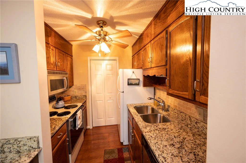 Image number 2 for the current listing
