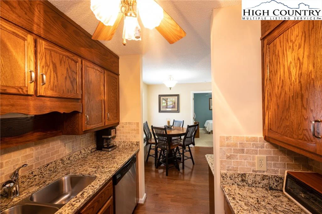 Image number 12 for the current listing