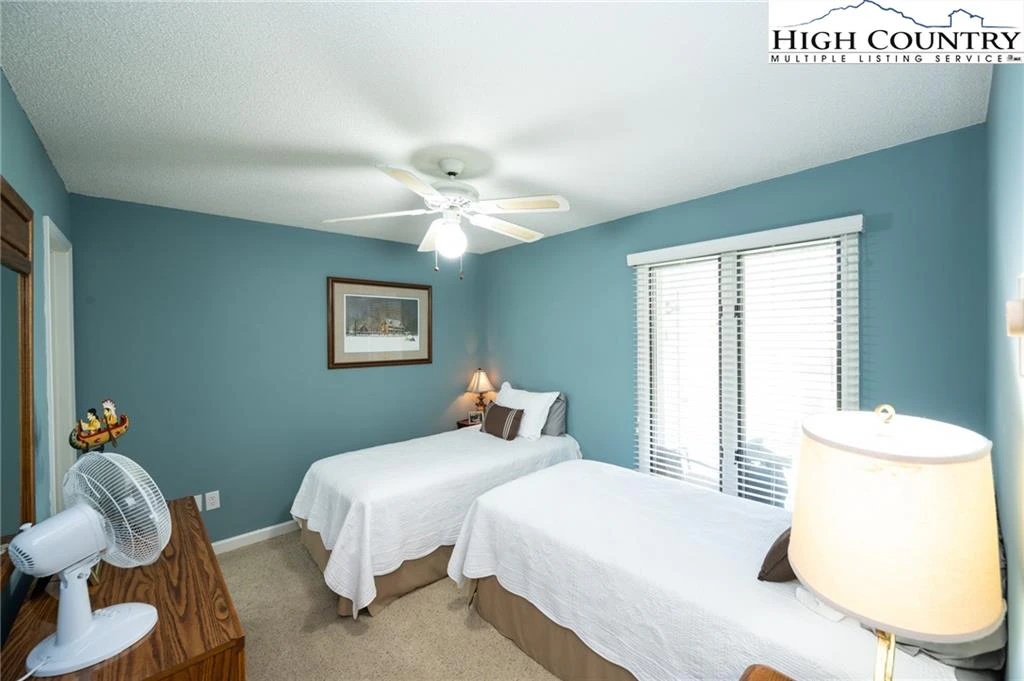 Image number 7 for the current listing
