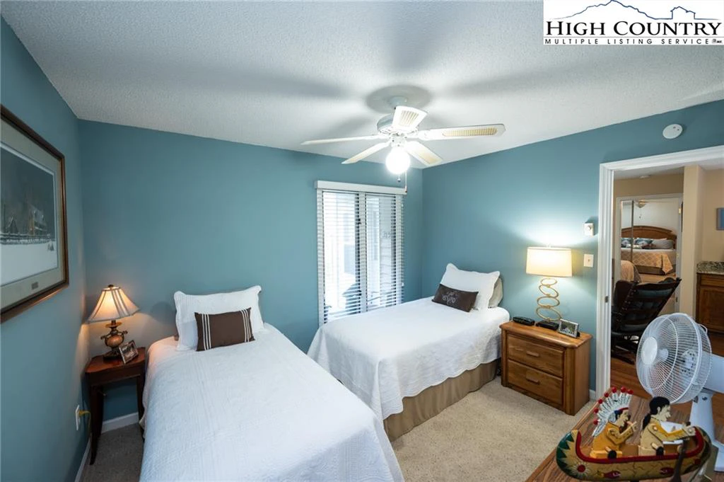 Image number 6 for the current listing