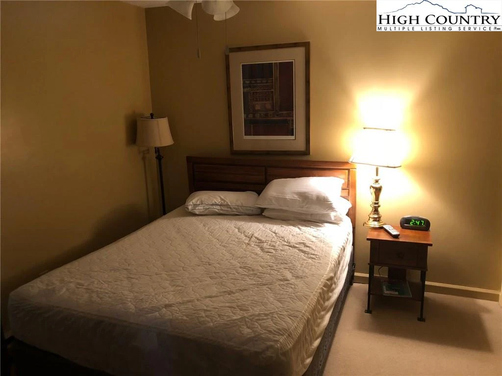 Image number 7 for the current listing