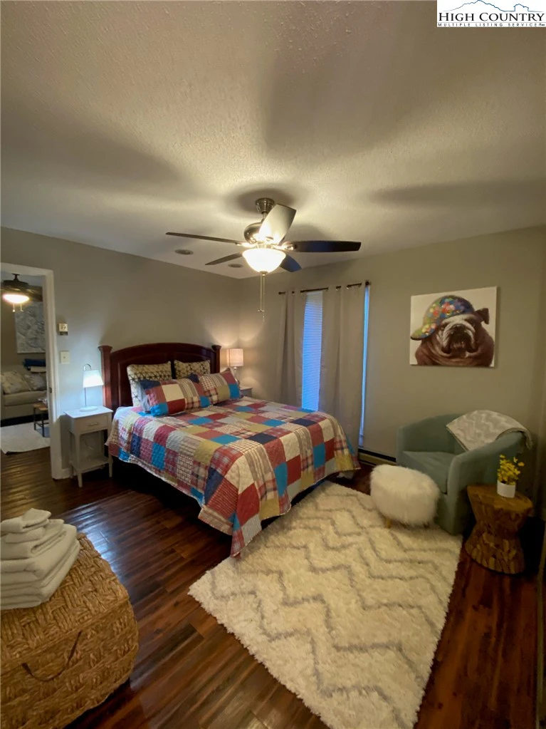 Image number 13 for the current listing