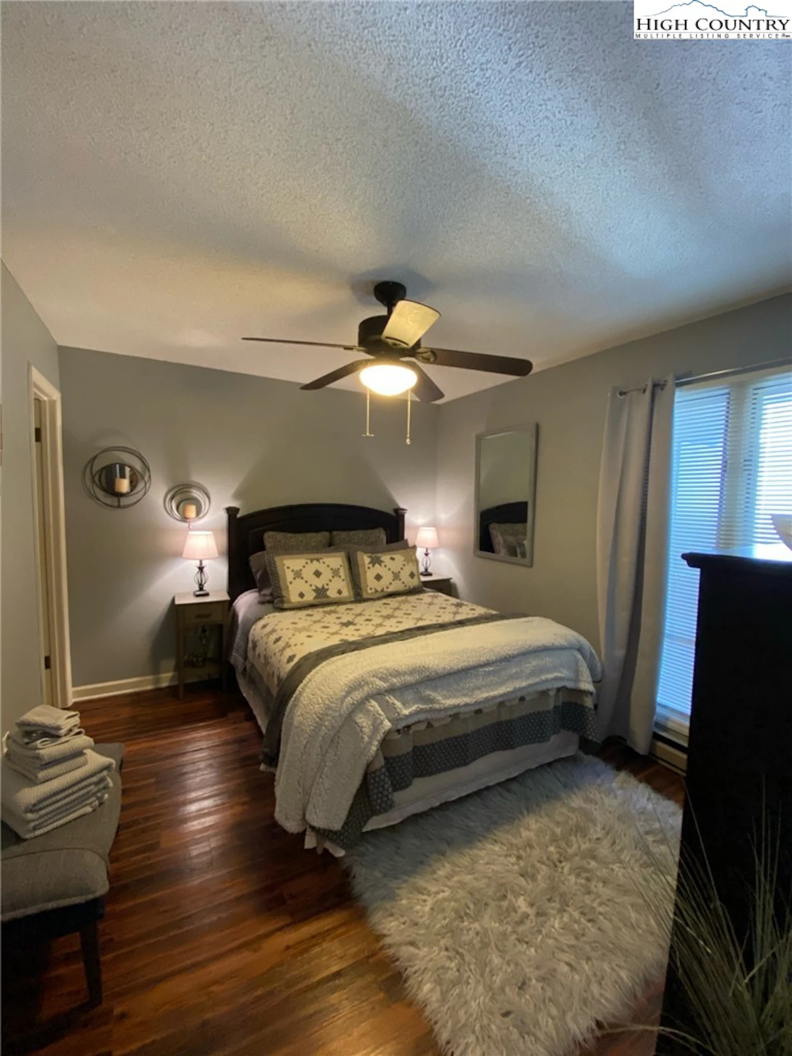 Image number 8 for the current listing