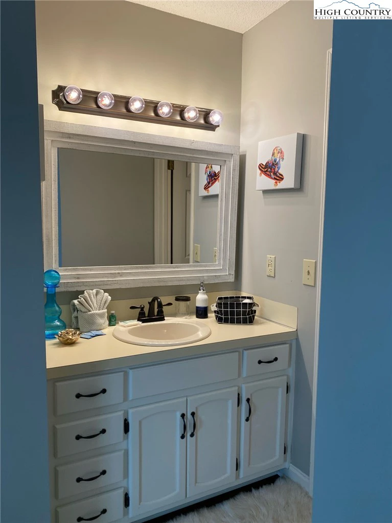 Image number 6 for the current listing