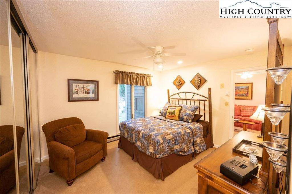 Image number 7 for the current listing