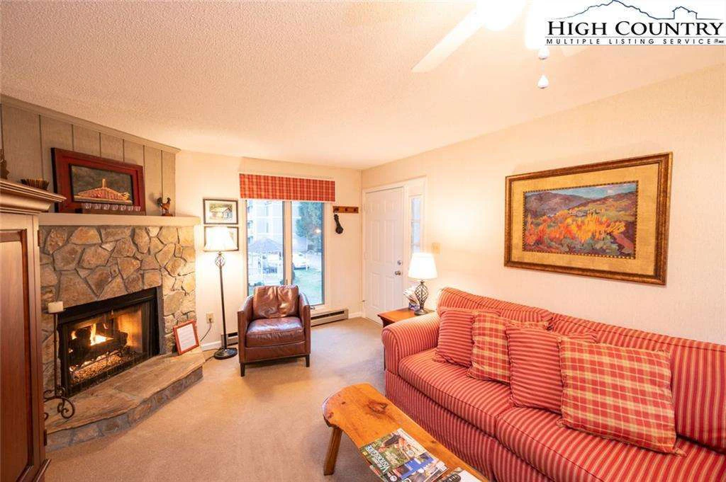 Image number 21 for the current listing
