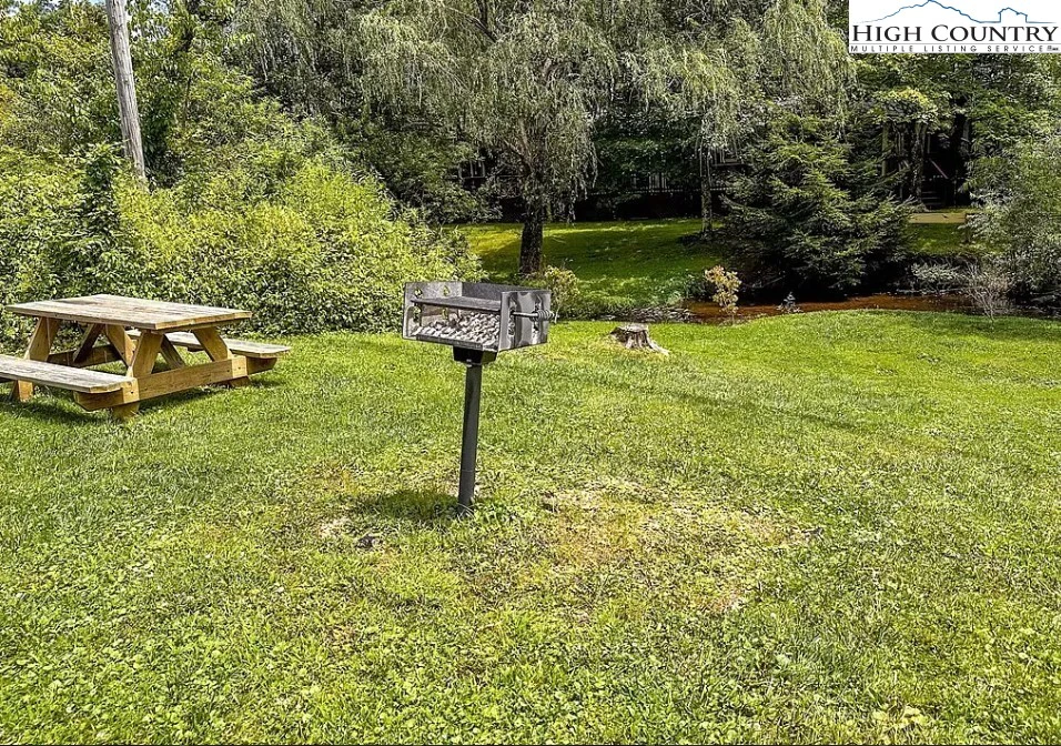 Image number 3 for the current listing