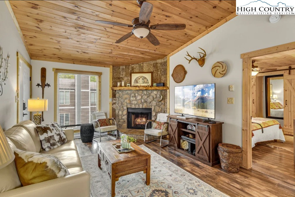 Image number 16 for the current listing