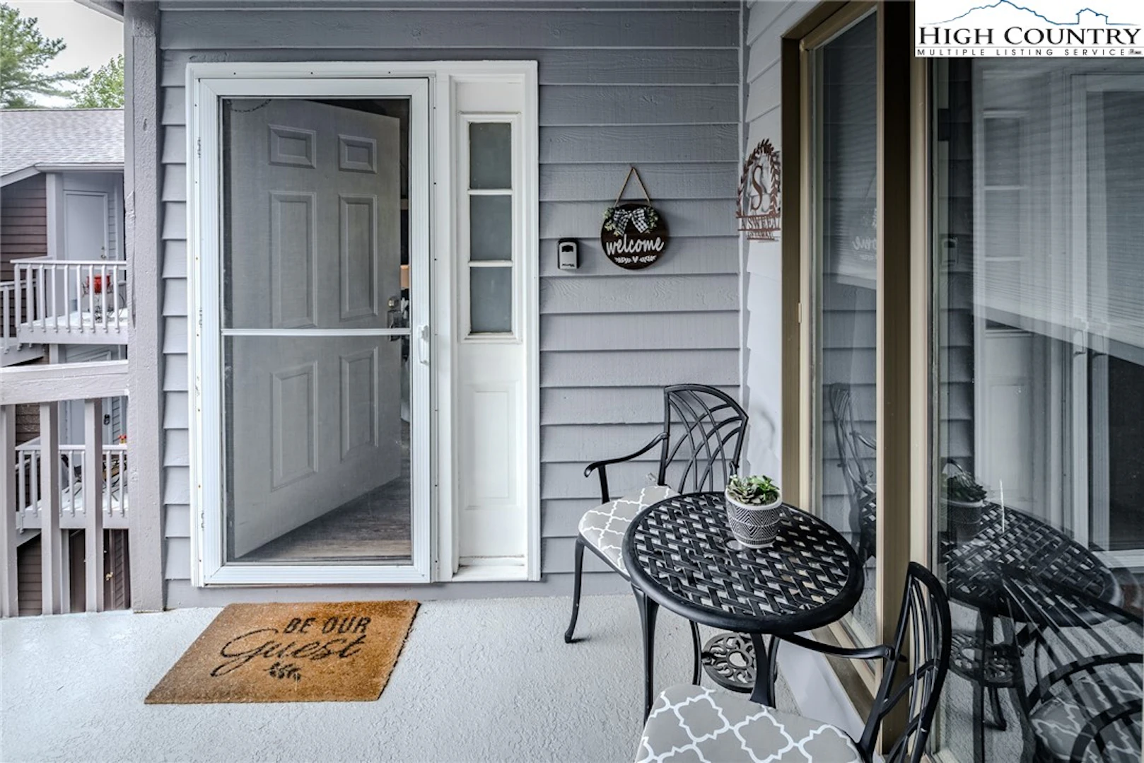 Image number 4 for the current listing