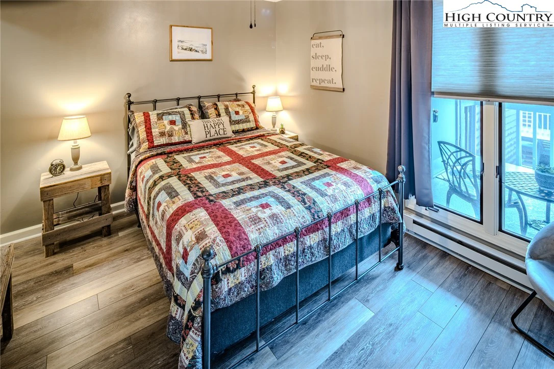 Image number 2 for the current listing