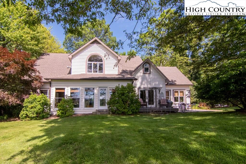 Image number 1 for the current listing