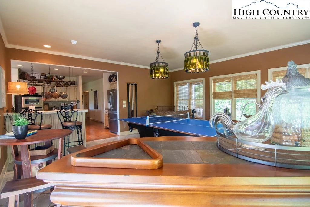Image number 10 for the current listing