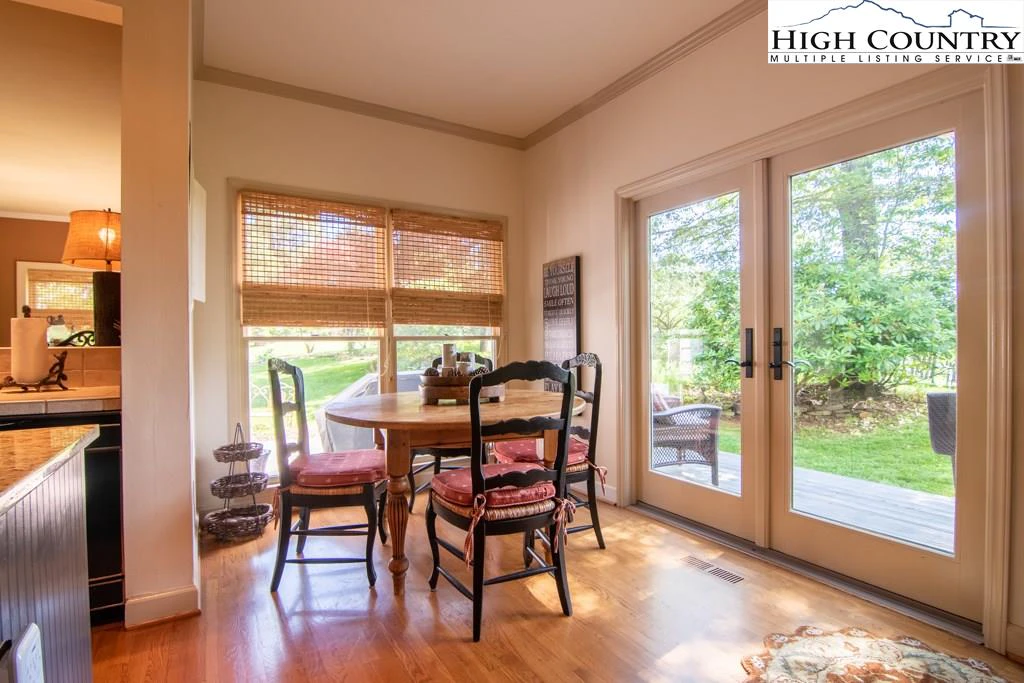 Image number 12 for the current listing