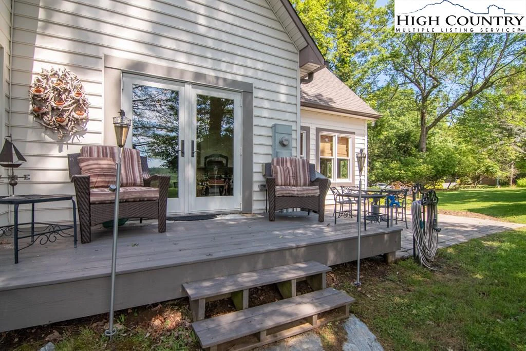 Image number 16 for the current listing