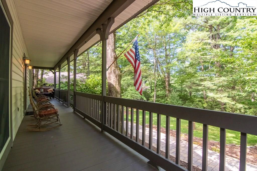 Image number 18 for the current listing