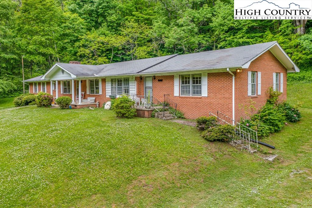 Image number 1 for the current listing