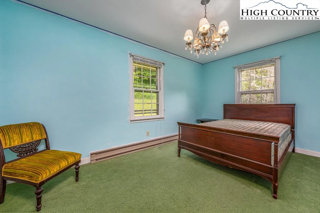 Image number 5 for the current listing