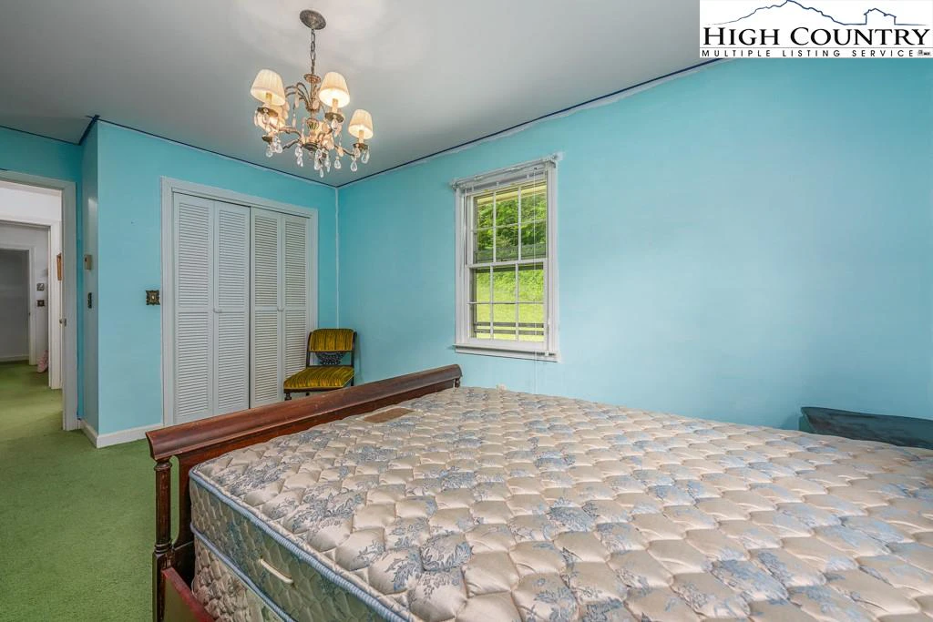 Image number 6 for the current listing