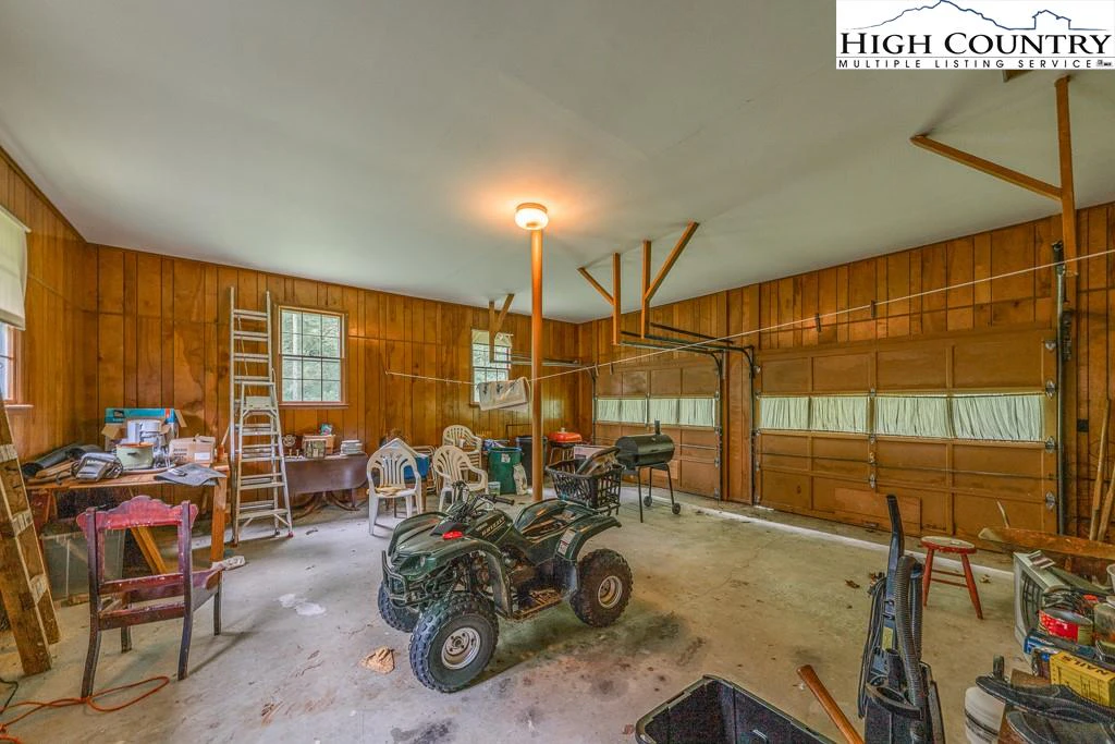 Image number 9 for the current listing