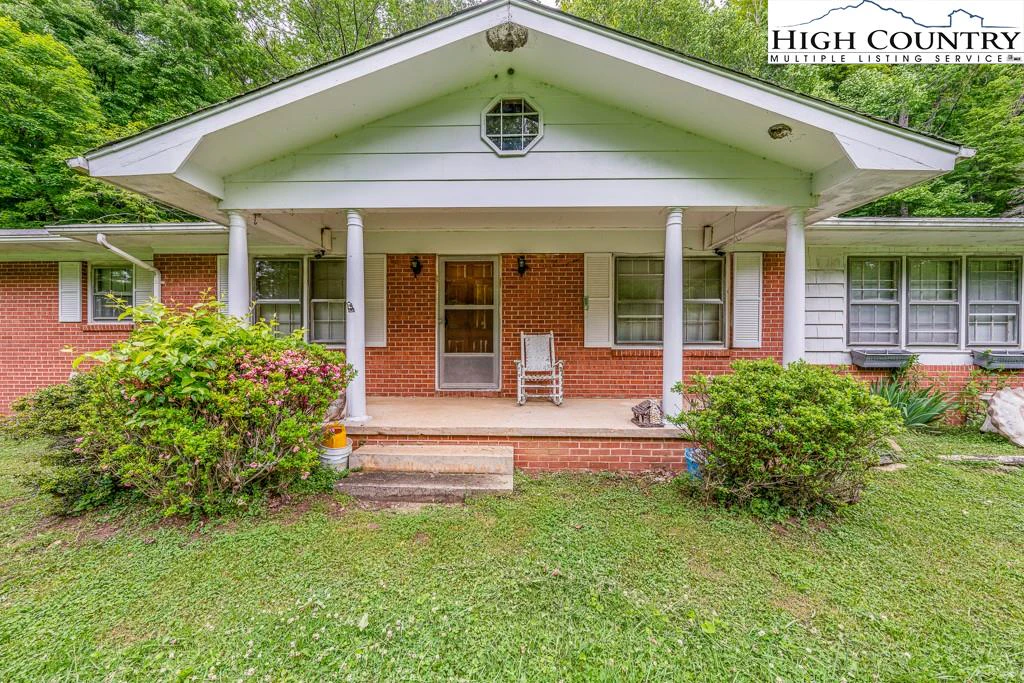 Image number 11 for the current listing