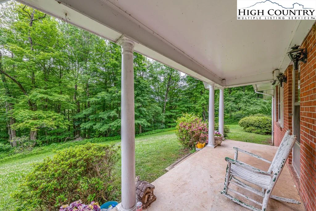 Image number 13 for the current listing