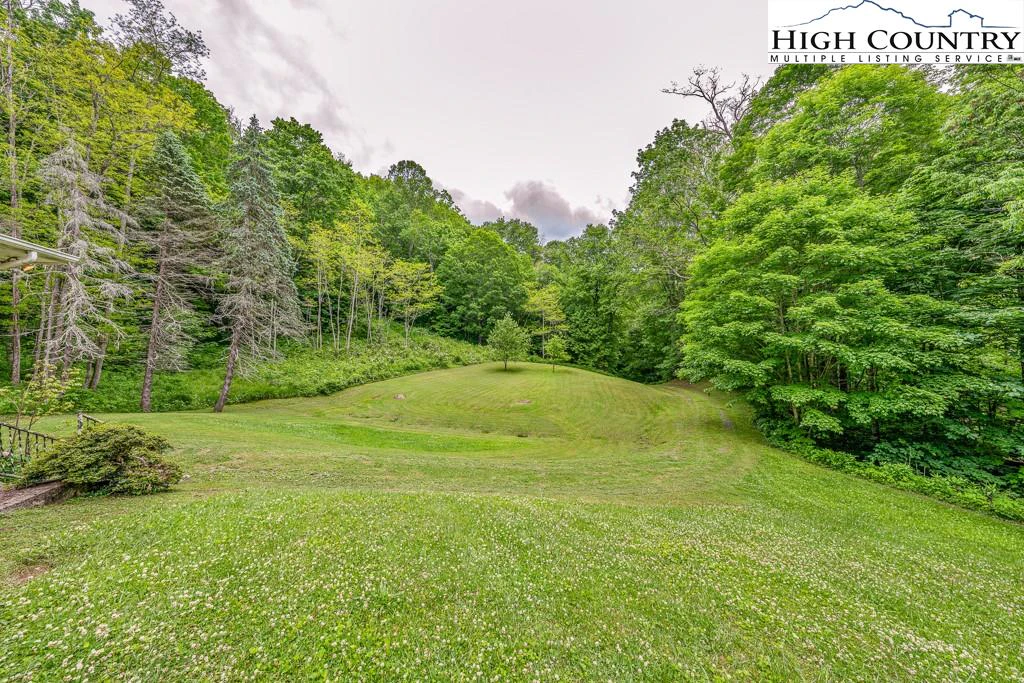 Image number 15 for the current listing