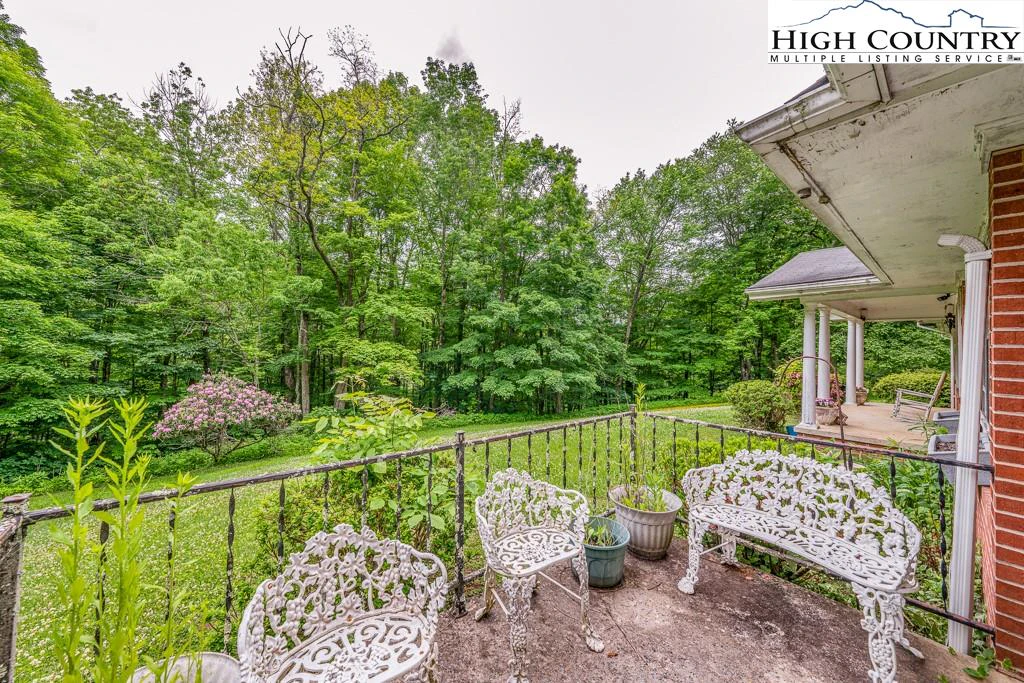 Image number 16 for the current listing