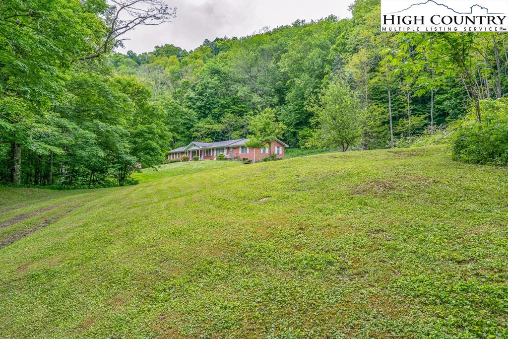 Image number 20 for the current listing