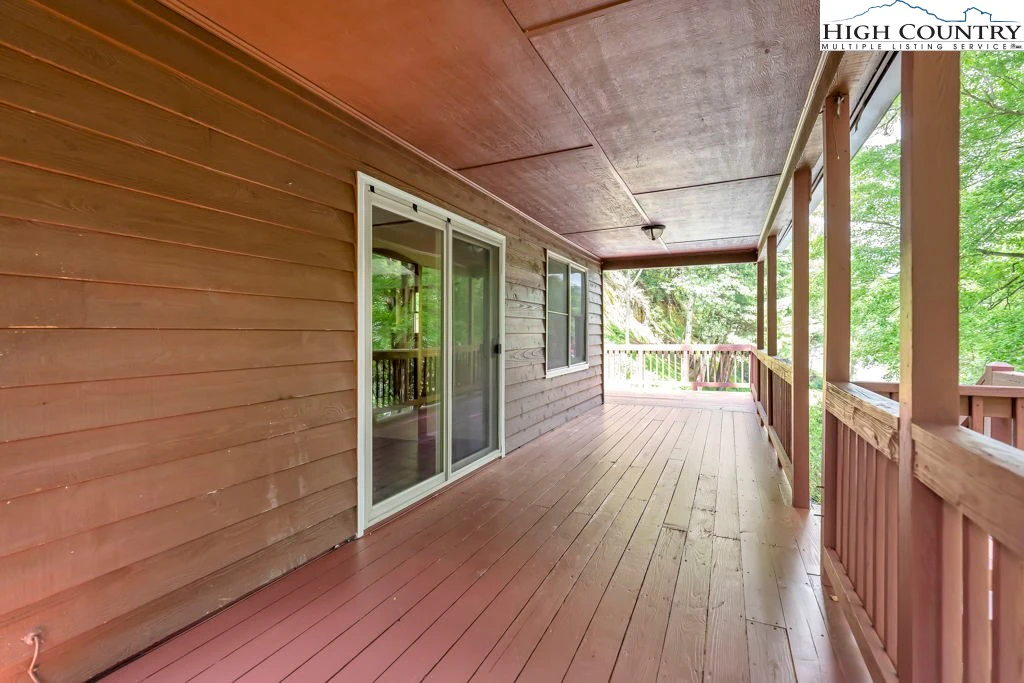 Image number 13 for the current listing