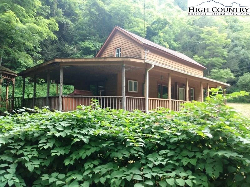 Image number 1 for the current listing