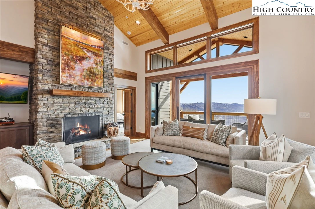 Image number 1 for the current listing