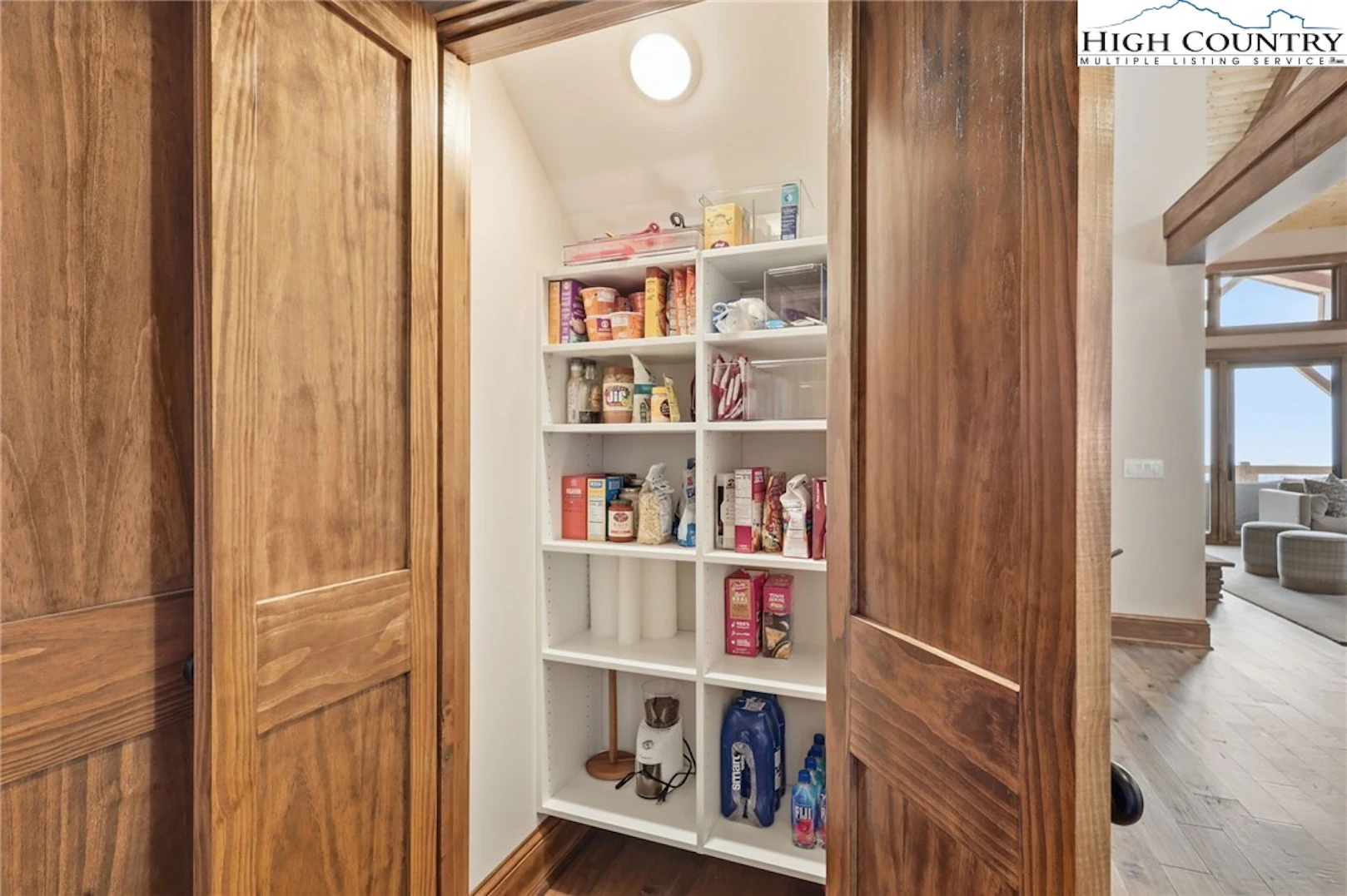 Image number 9 for the current listing